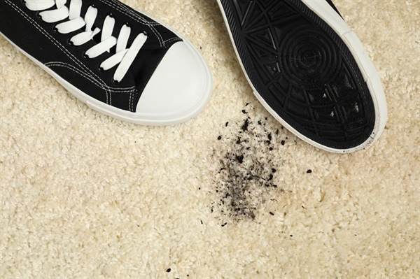 How to remove common stains from carpets